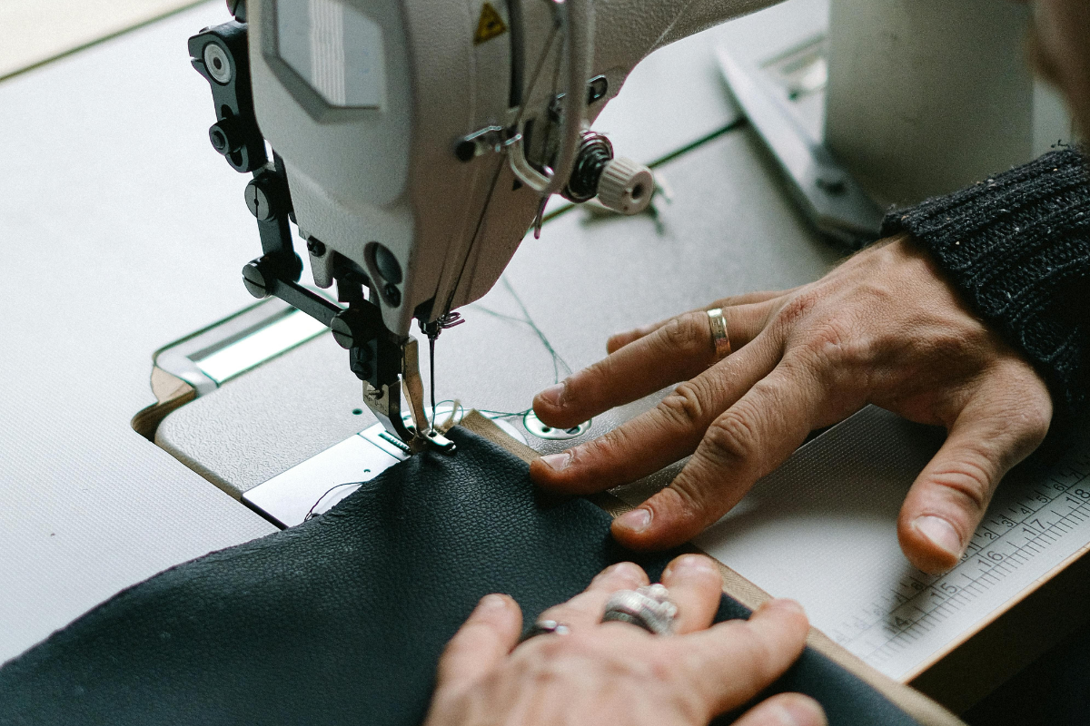 Best Clothing Manufacturer for Startups in Portugal with Low MOQ